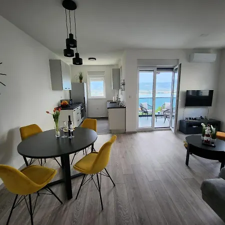 Feel Good View * トロギール