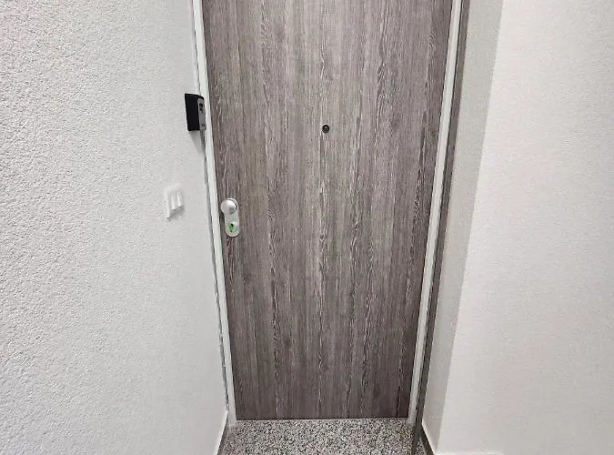 Feel Good View 特罗吉尔